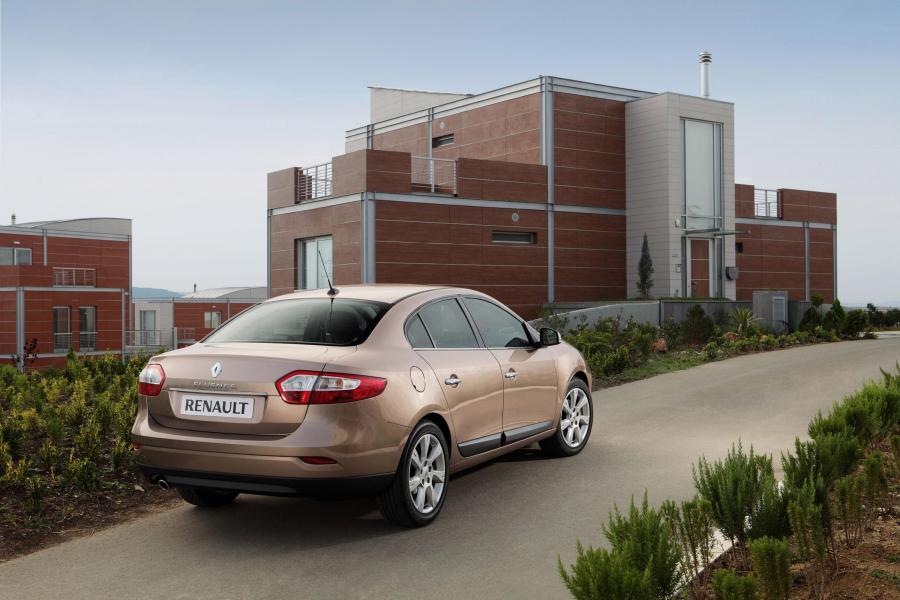  Renault Fluence 2010 года  (фото 117 из 146)